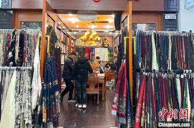 馬面裙"帶火"面料市場 布商轉型"掘金"掀新時尚
